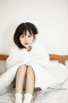 一个上面添一个日下句是什么